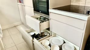 Fridge, microwave, oven, hob