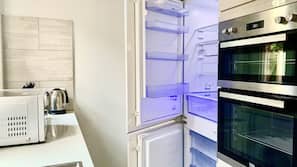 Fridge, microwave, oven, hob