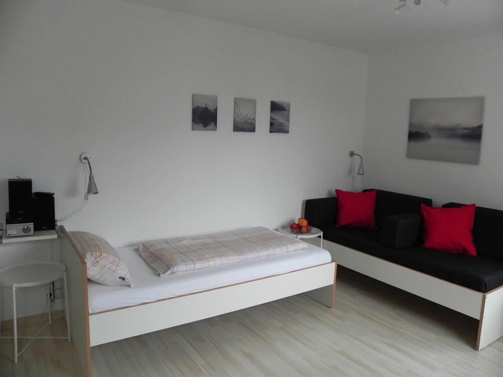 Studio apartment central, parking lot, Danube+Ulm old town on foot