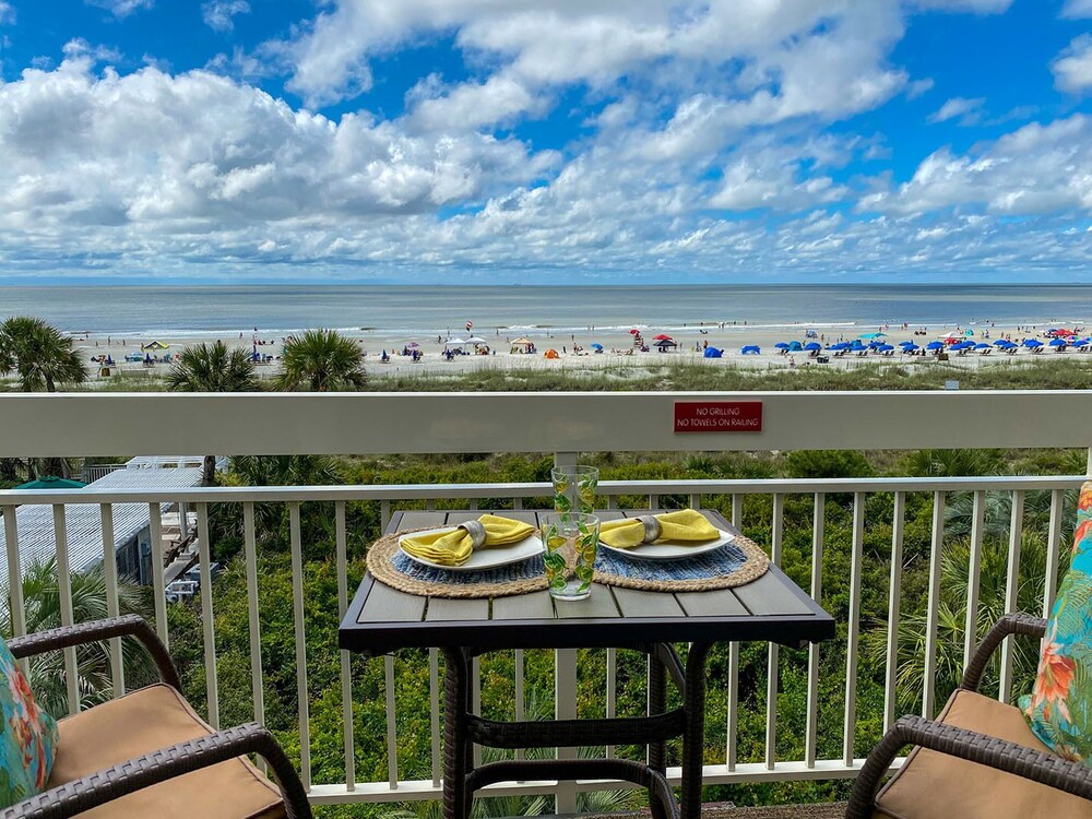 Stunning Oceanfront Penthouse. All New Breakers End Unit. Free Bikes in