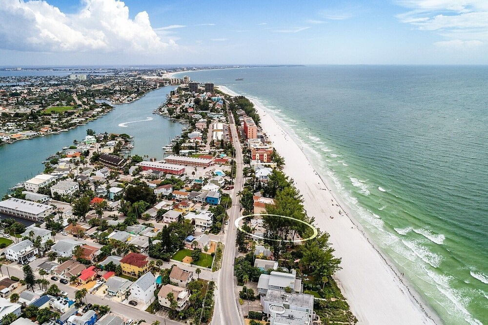 Beach Hugger 2 - Newly remodeled, charming beach front bungalow!