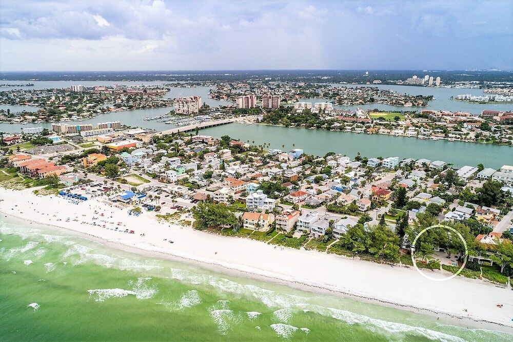 Beach Hugger 2 - Newly remodeled, charming beach front bungalow!