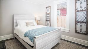 3 bedrooms, iron/ironing board, bed sheets