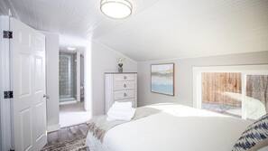 3 bedrooms, iron/ironing board, bed sheets