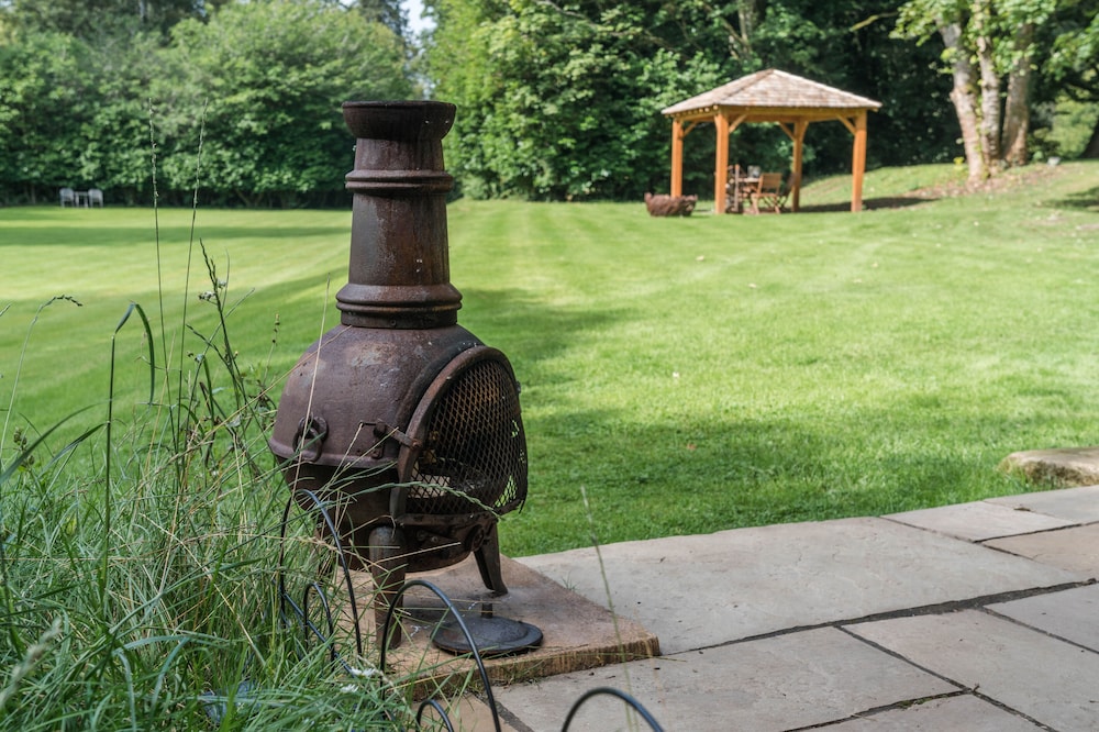 Charming 1-bed Lodge, Wood-burning Hot Tub