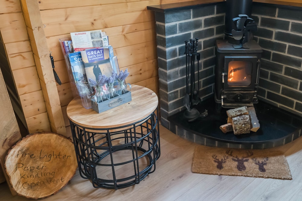 Charming 1-bed Lodge, Wood-burning Hot Tub
