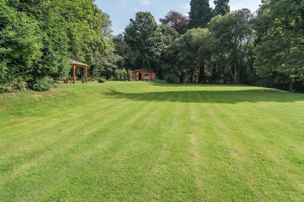 Charming 1-bed Lodge, Wood-burning Hot Tub