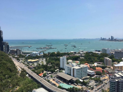 100 Great Pattaya Bay Seaview 30th Floor 1br1bth