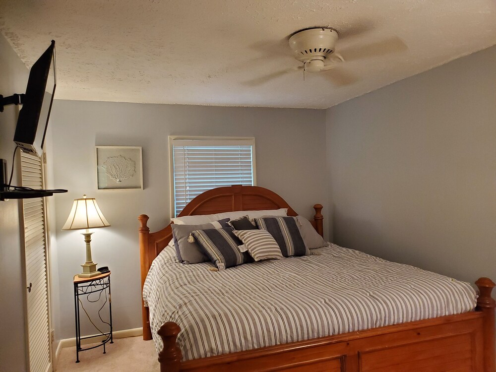 Beautiful waterfront vacation home with canal access to Lake Okeechobee Taylor Creek Vrbo