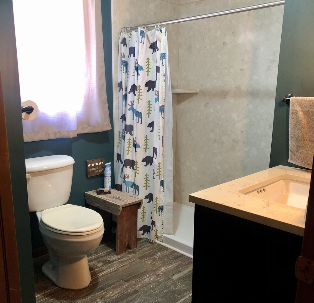 Lake of the Woods Cabin & Shed with Marina Slip Deals & Reviews