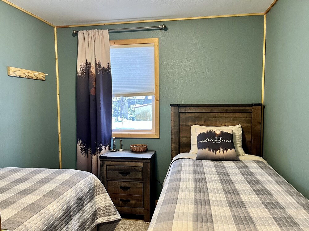 Lake of the Woods Cabin & Shed with Marina Slip Deals & Reviews