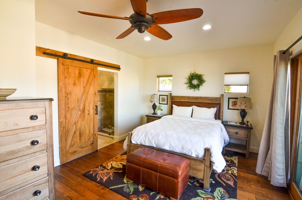 Beautiful Cayucos Condo with Upgraded Amenities and Amazing Views