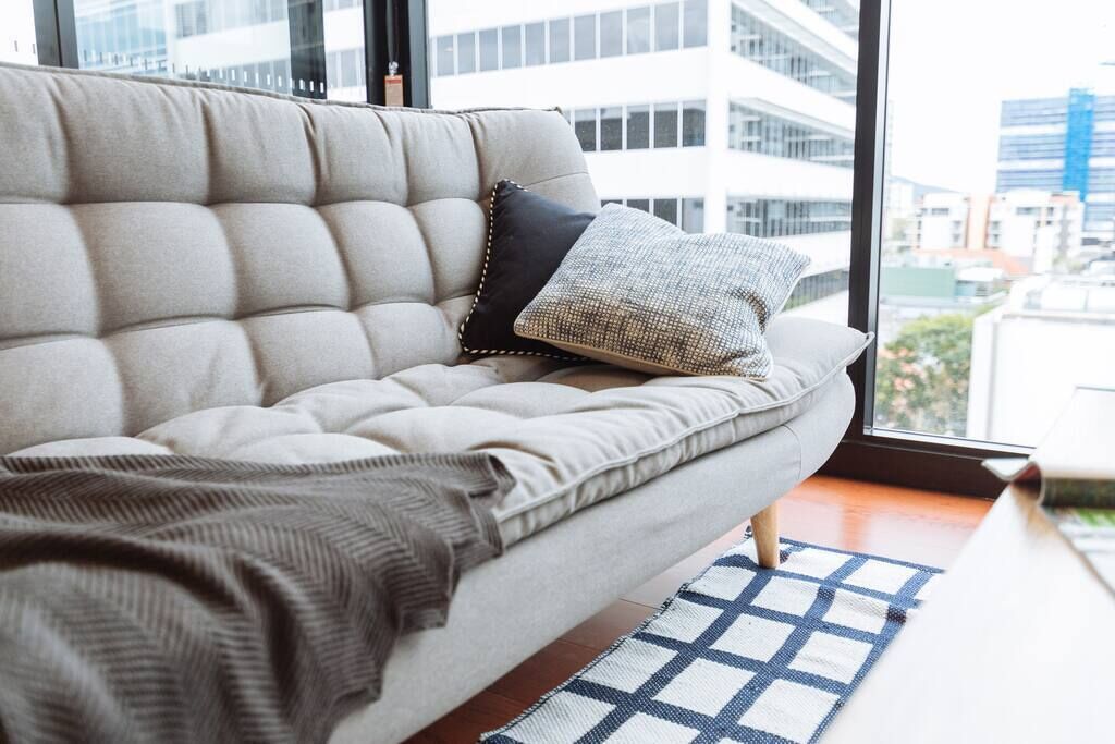 Beautiful Central Apt. Free Parking, Wifi & Pool