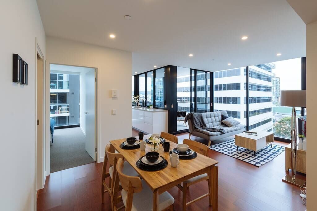 Beautiful Central Apt. Free Parking, Wifi & Pool