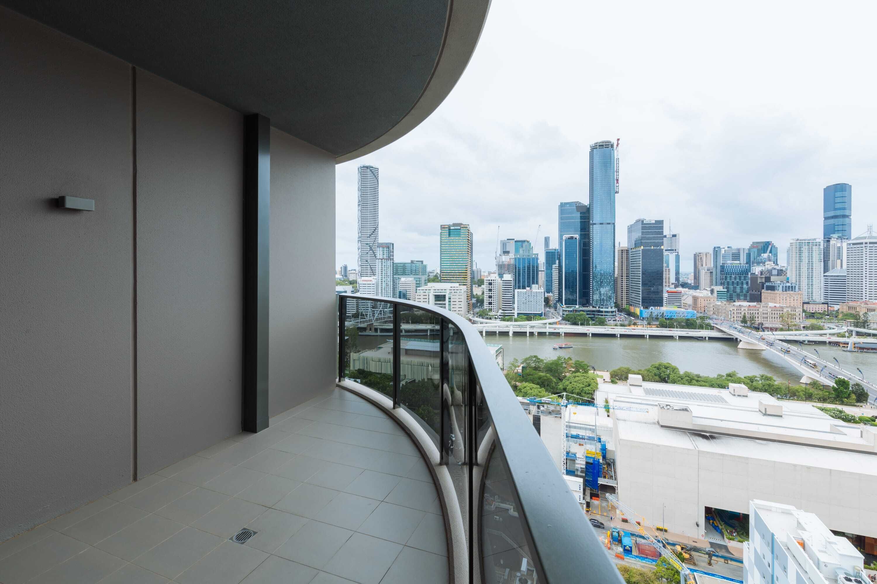 Deluxe Home W/views, King Beds, Free Parking&pool