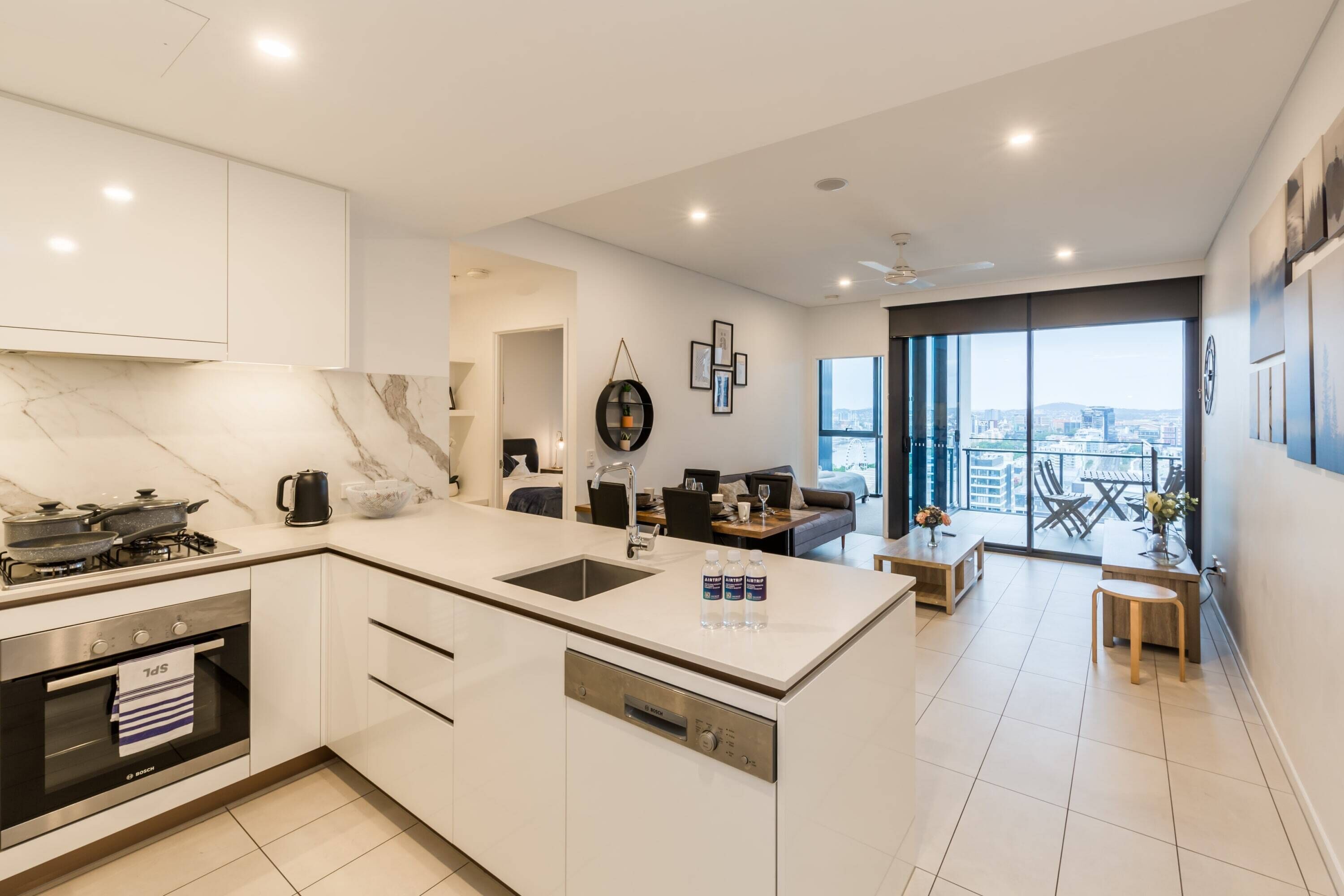 Gorgeous 2 Bed Apt-amazing Location, Free Parking