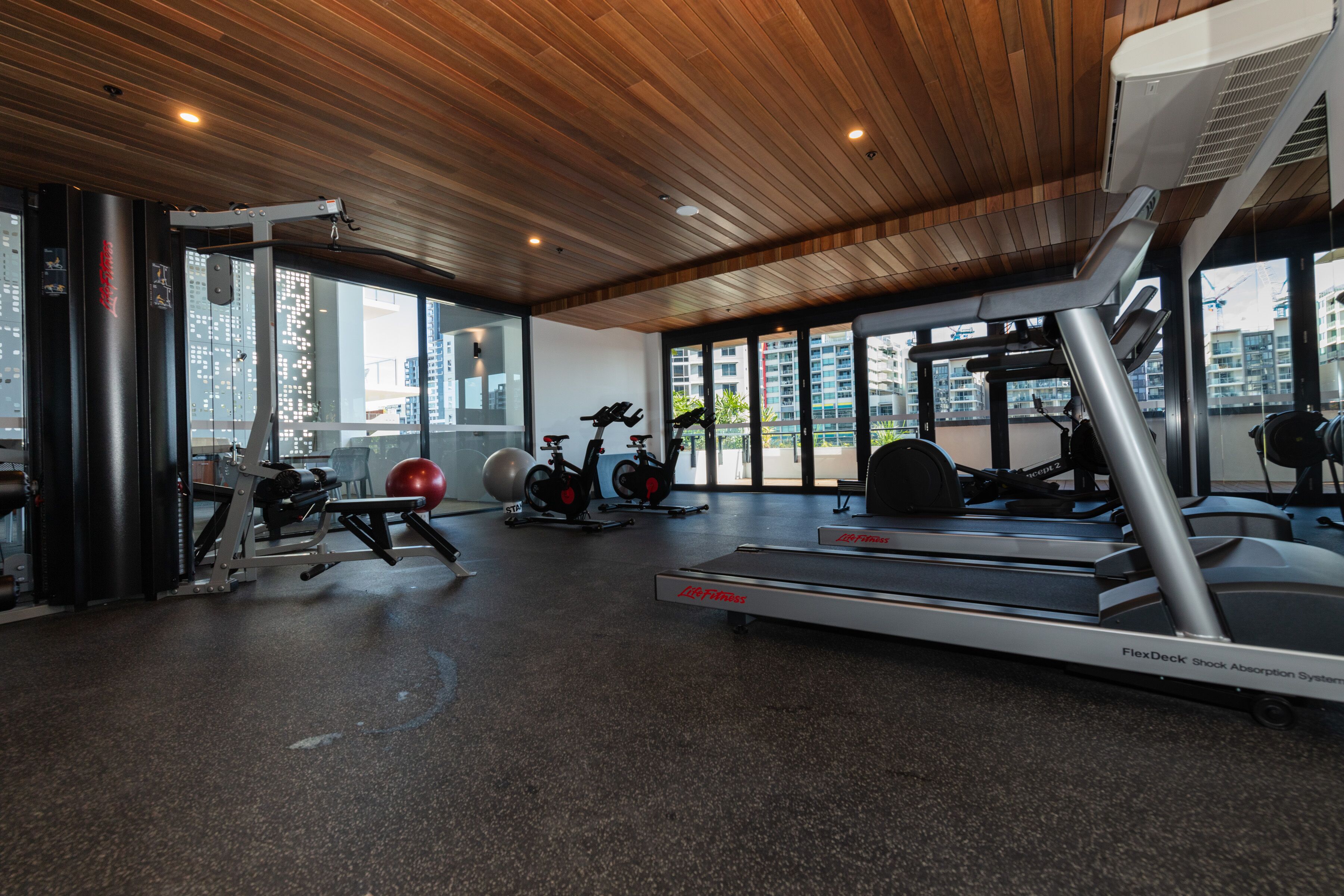 Gorgeous 2 Bed Apt-amazing Location, Free Parking