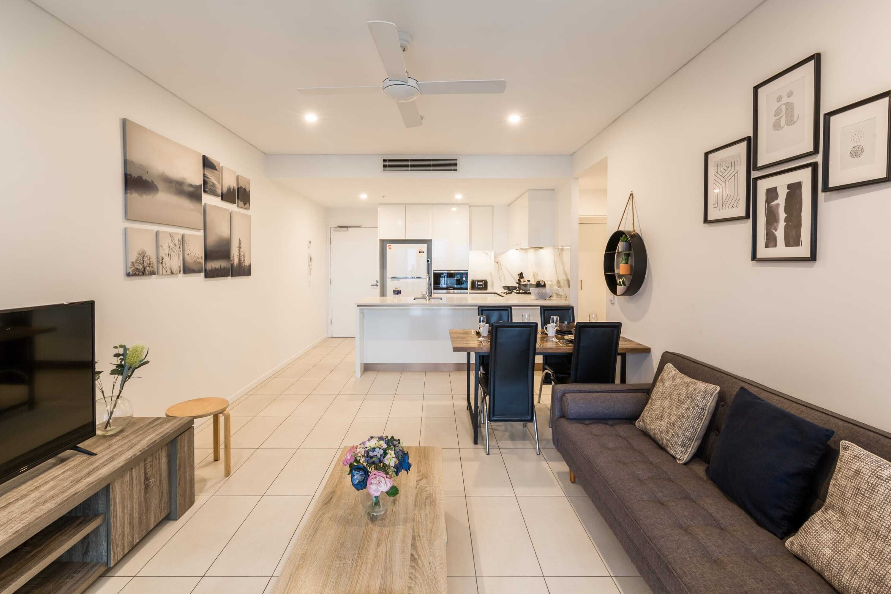 Gorgeous 2 Bed Apt-amazing Location, Free Parking