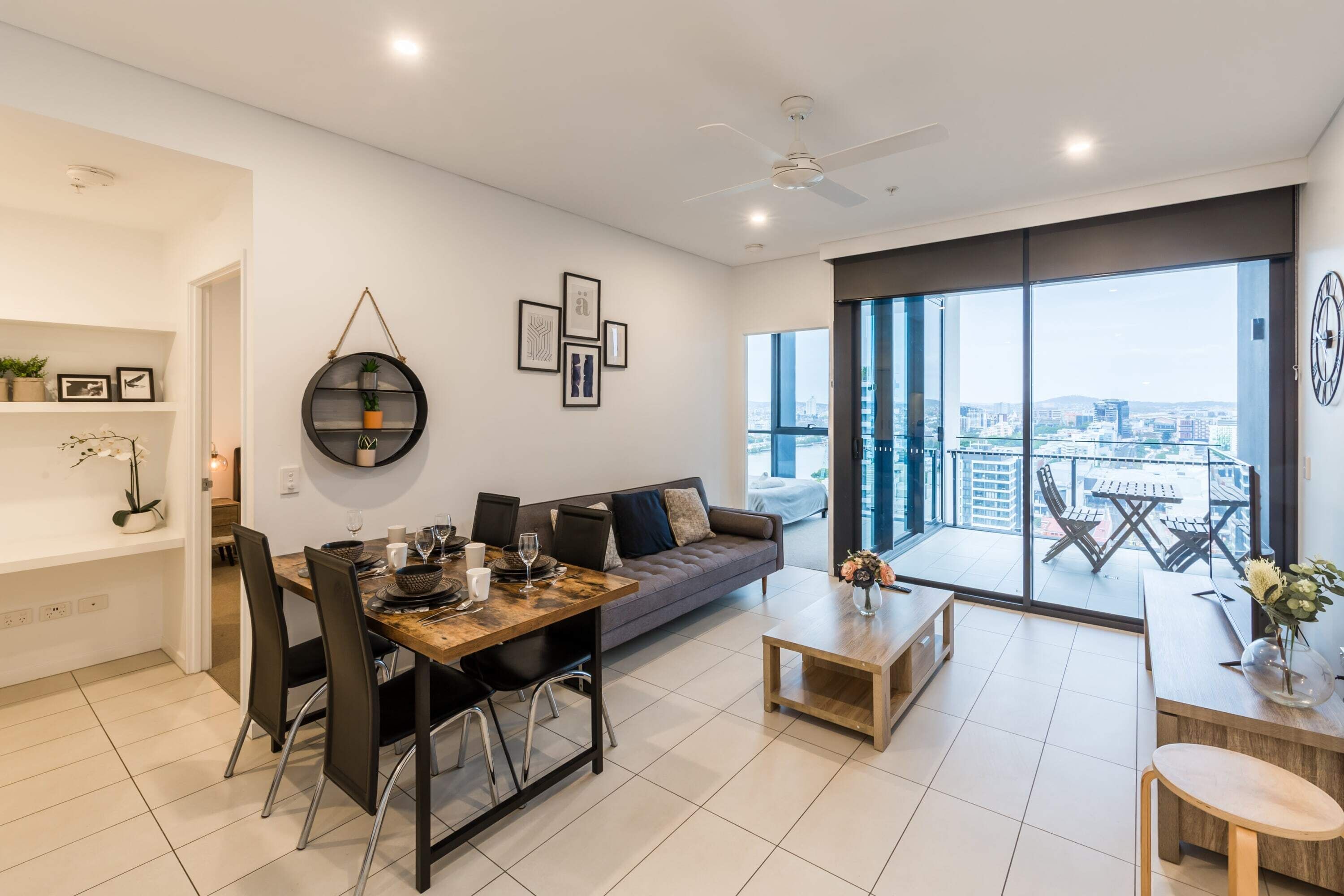 Gorgeous 2 Bed Apt-amazing Location, Free Parking