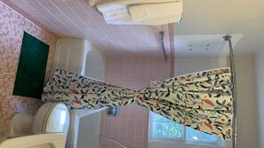 2 bedrooms, bed sheets