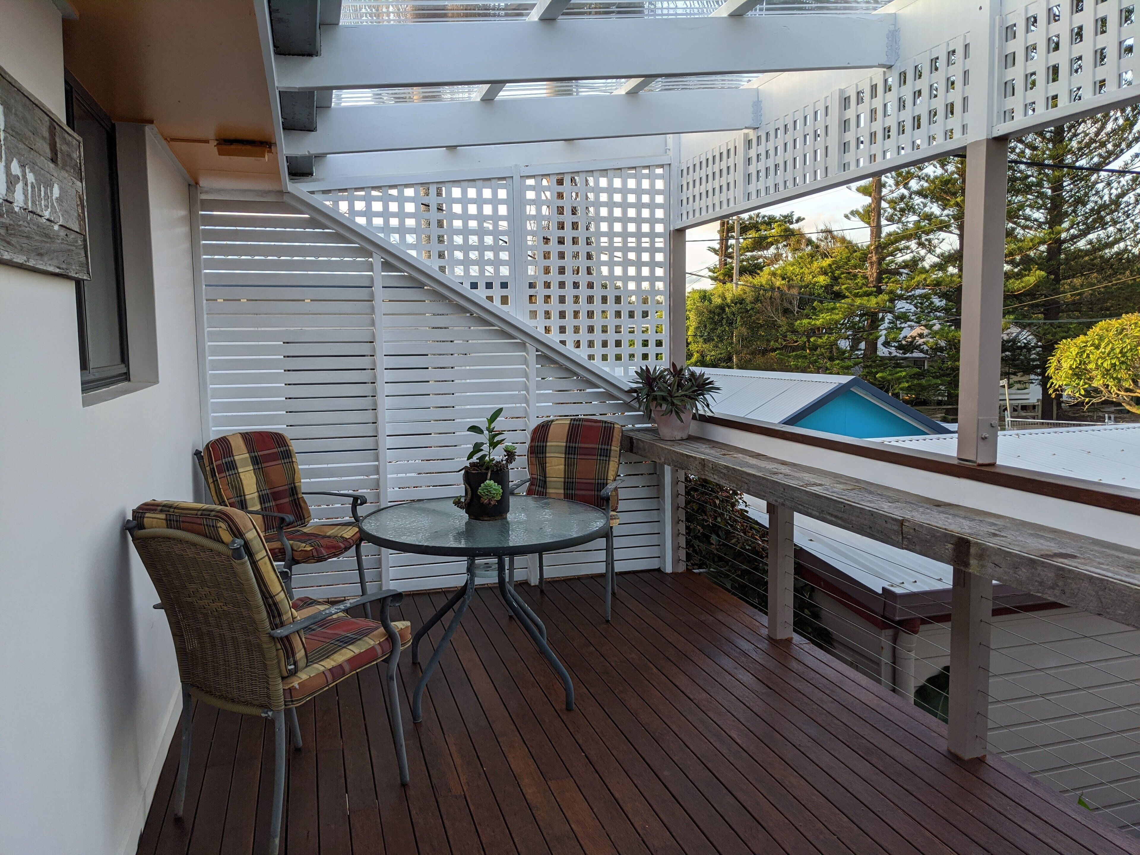 Pandanus First Floor 2 Bedroom Air-con Self-contained Apartment River Views