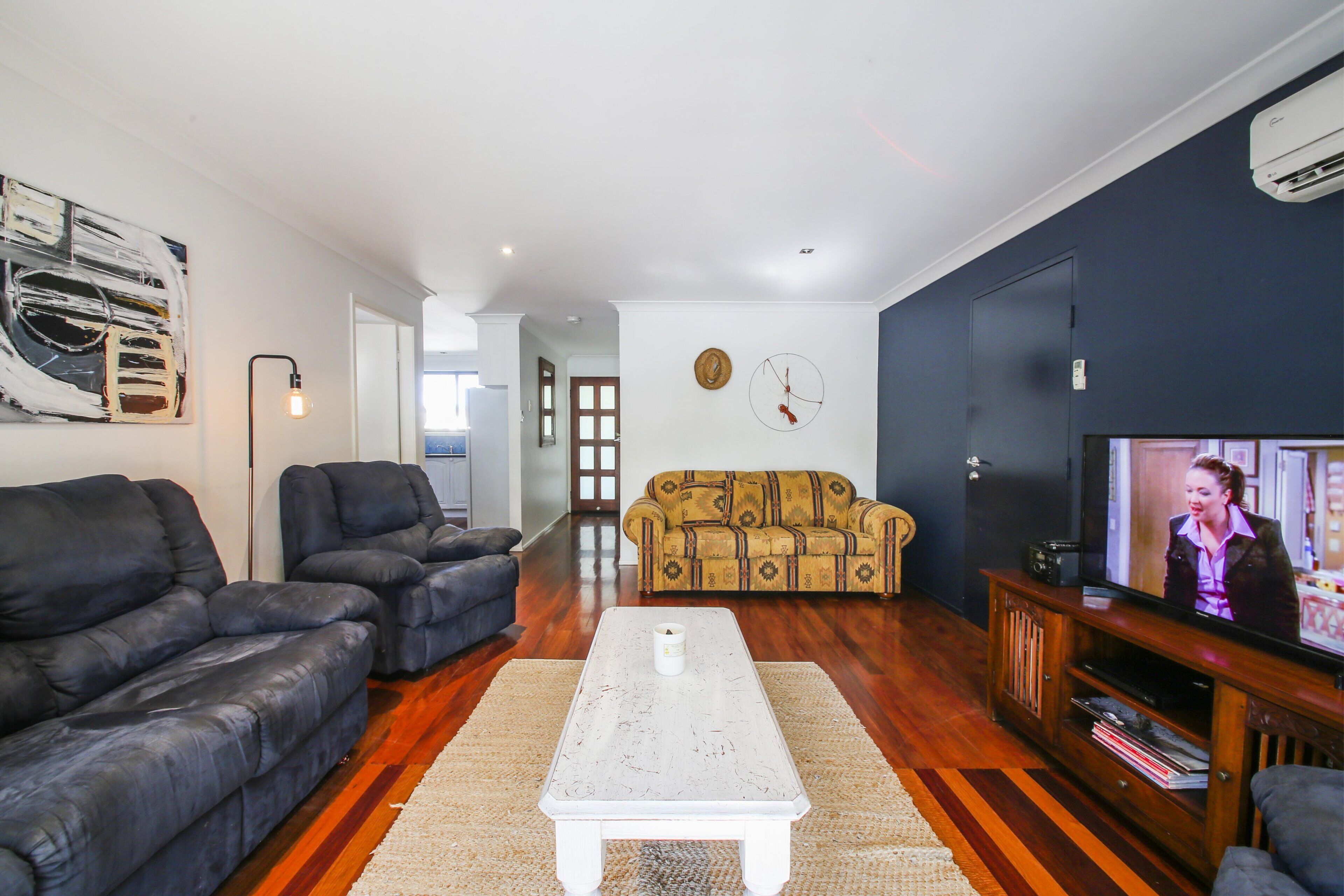 Pandanus First Floor 2 Bedroom Air-con Self-contained Apartment River Views