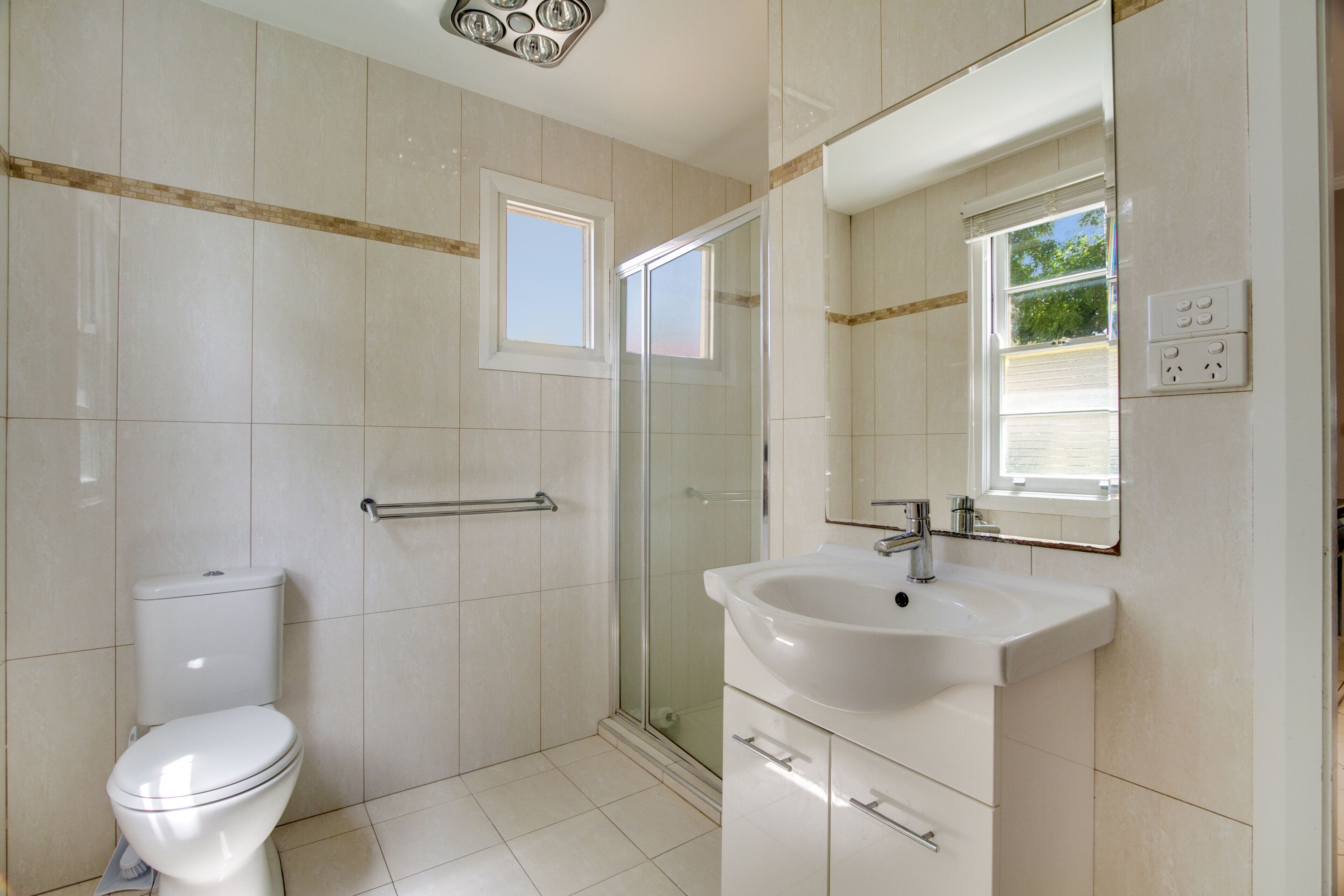 Bright 3-bedroom Apartment - Central Armidale