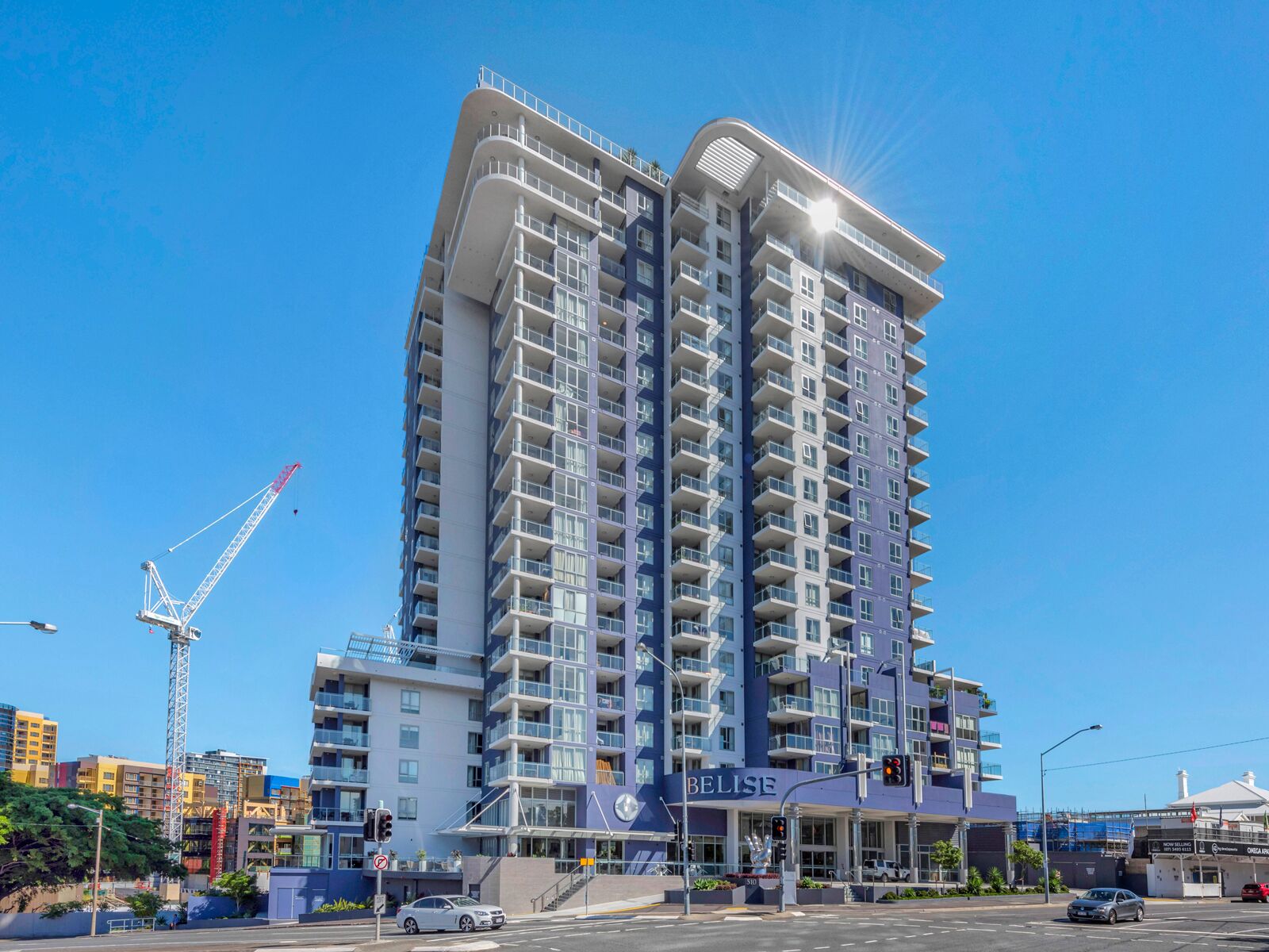 Brilliant Brisbane < 10 Mins CBD ~ 1bed/1bath/1car