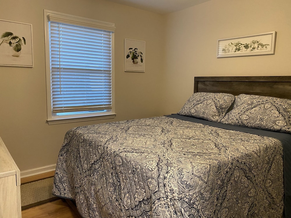 FuquayVarina Home 5 min. from Shopping and Dining FuquayVarina Vrbo