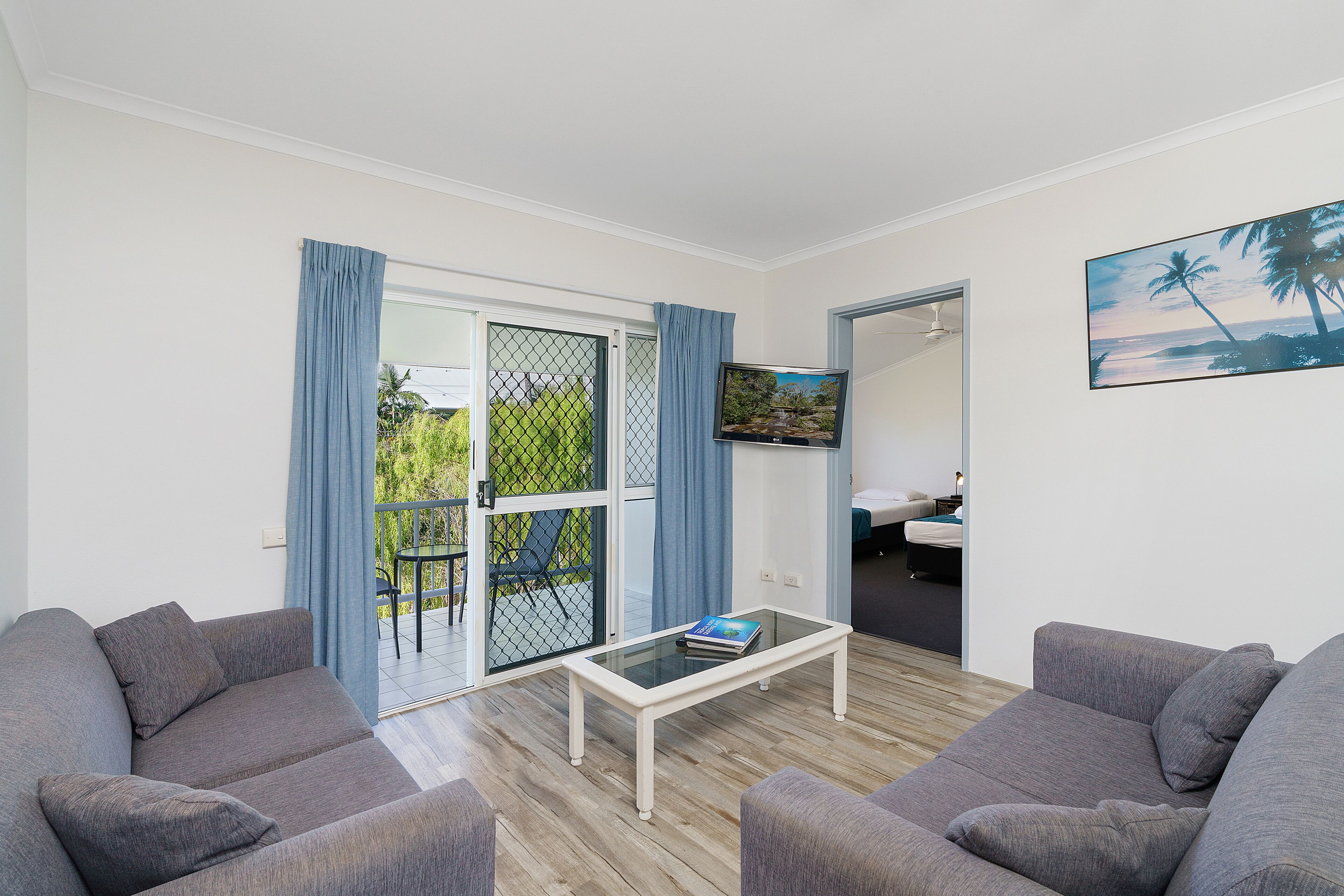 Two Bedroom Apartment, Close to the Beach