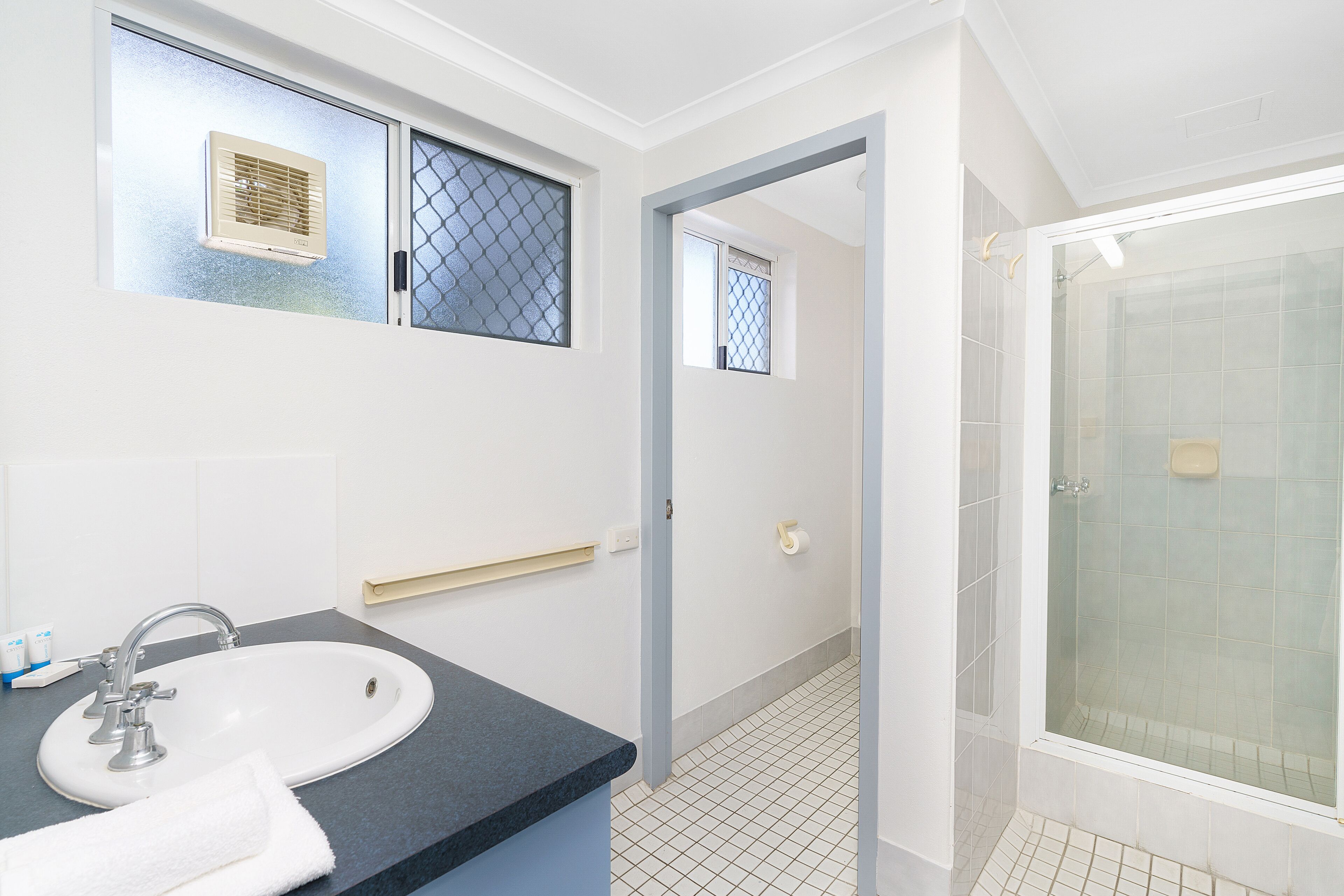 One Bedroom Apartment on 1st Floor, Close to the Beach