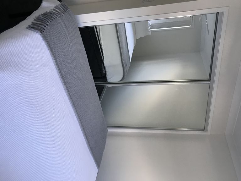 Private & modern guest suite