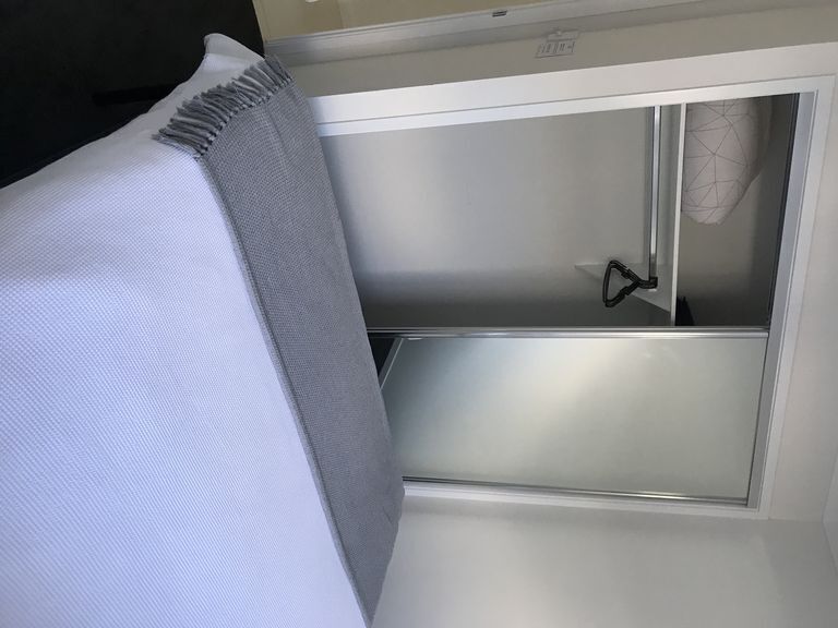 Private & modern guest suite