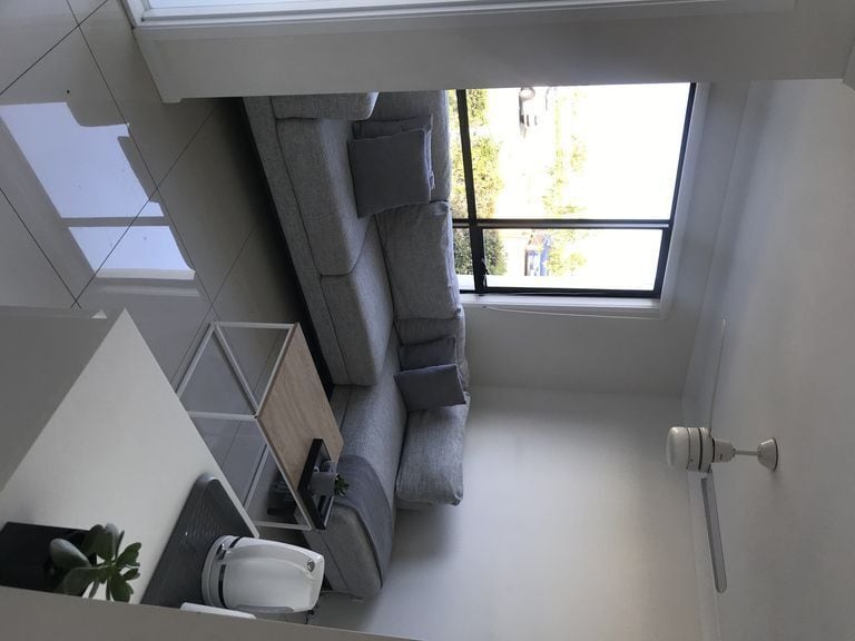 Private & modern guest suite