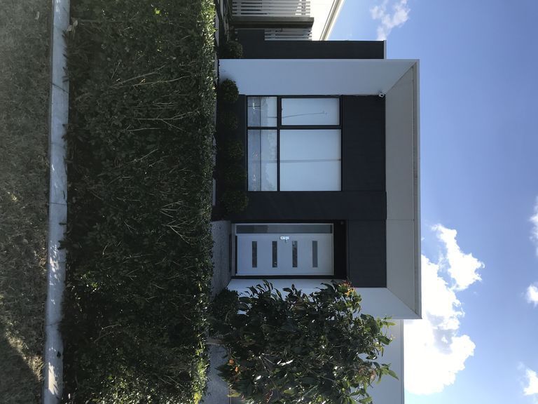 Private & modern guest suite