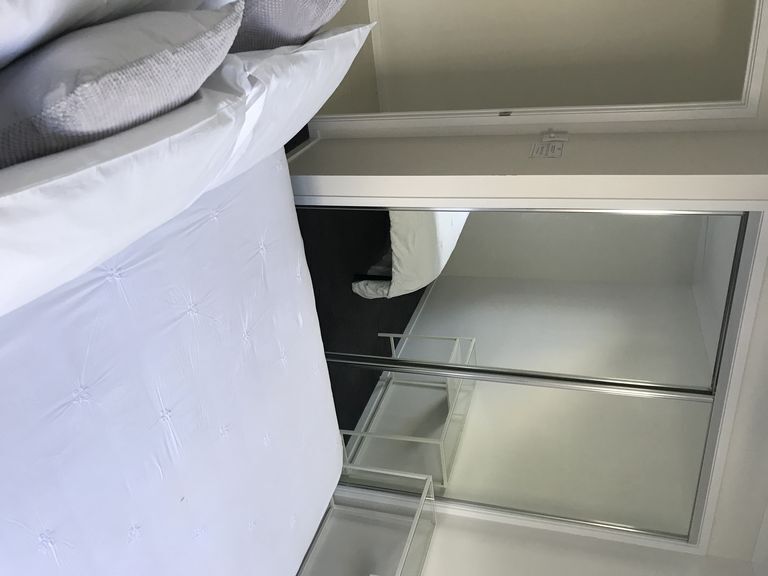 Private & modern guest suite