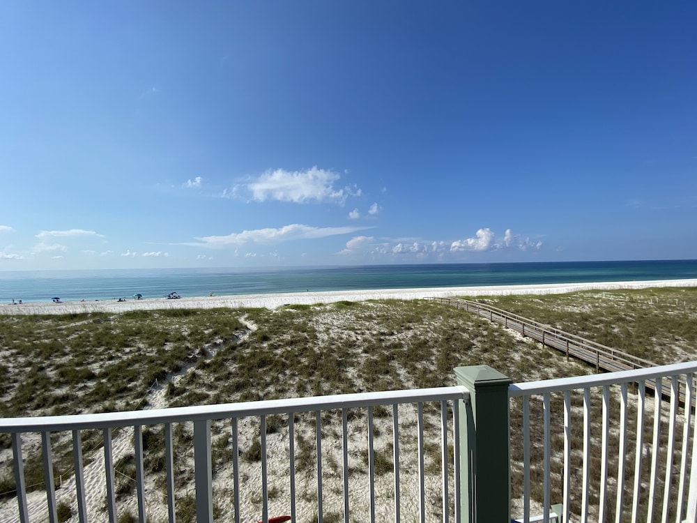 Beachfront 4 bed 3 bath townhouse. kayak, paddle board, ping pong table included