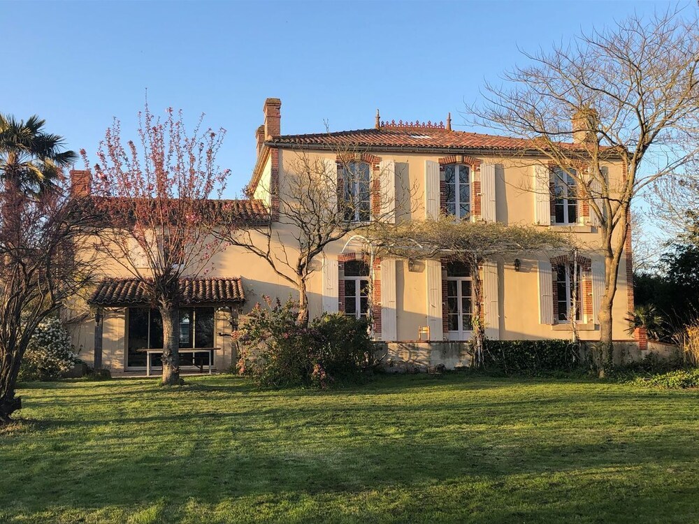 Maison De Famille Avec Piscine Longeville Sur Mer In Longeville Sur Mer Hotel Rates Reviews On Orbitz