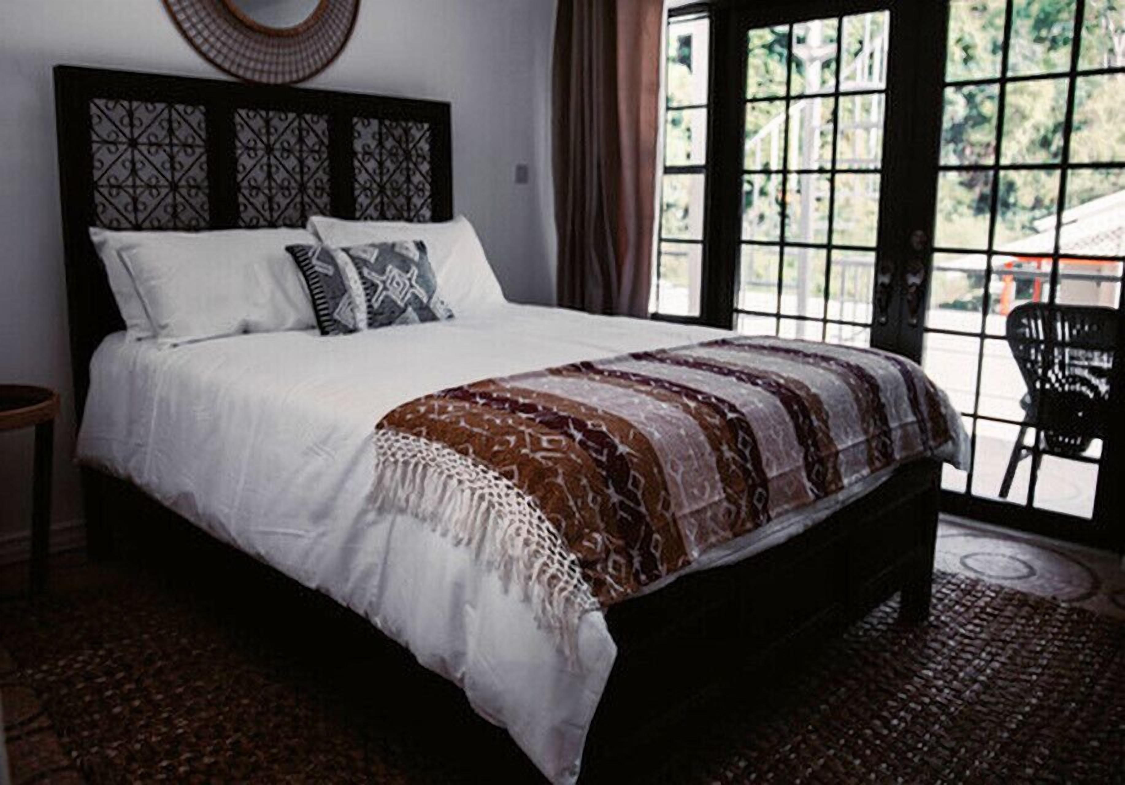 Serenityhouse Lower Bay 5 br 51/2 Bath Sleep 10 in Bequia Island, Saint Vincent and the Grenadines