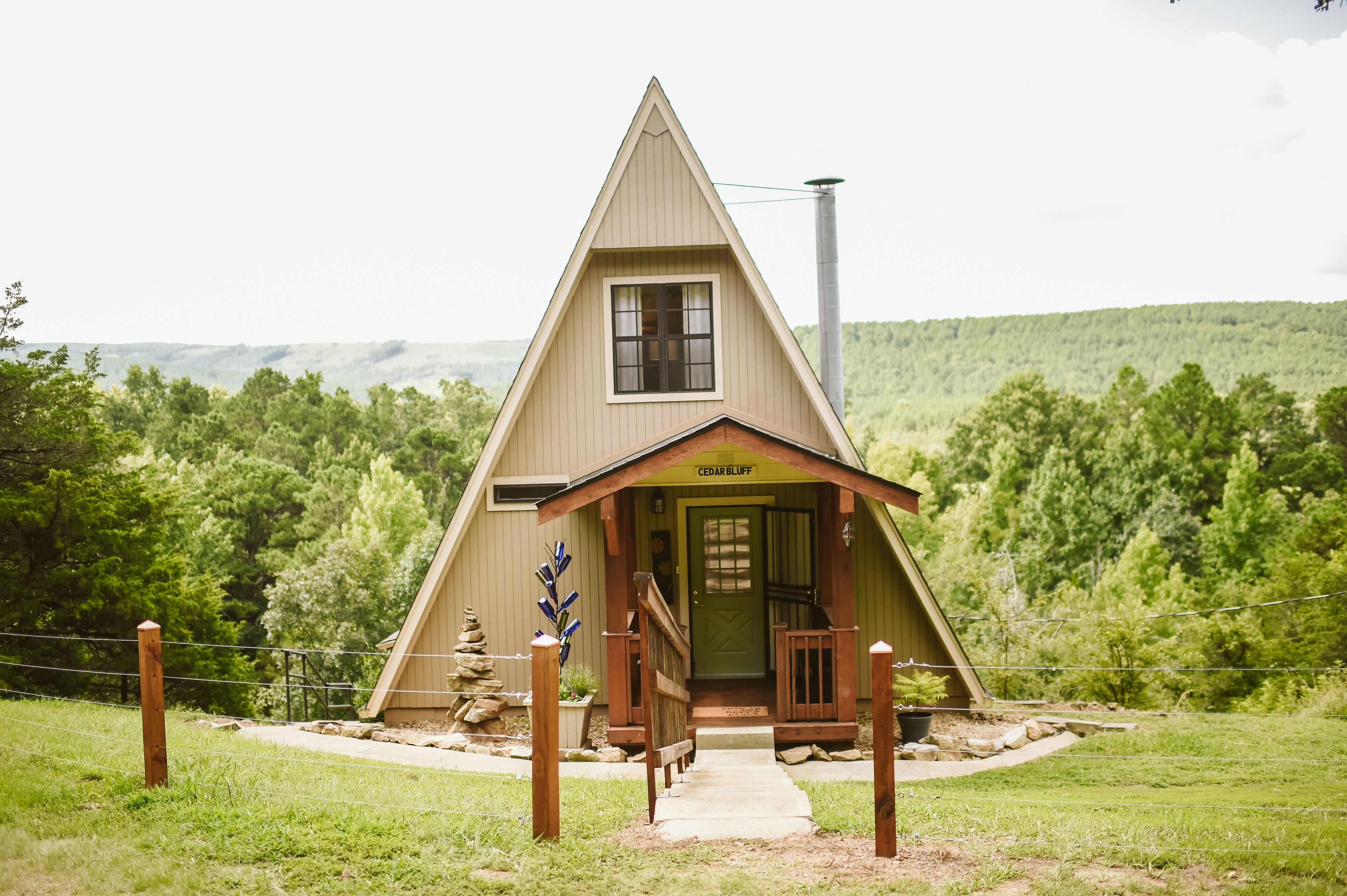 Secluded A-frame Cabin in the Tri-peak Area of The Natural State in Russellville, United States