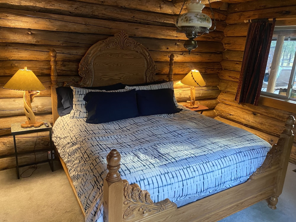 Beautiful Log home outside of Sisters, OR Deschutes County Vrbo