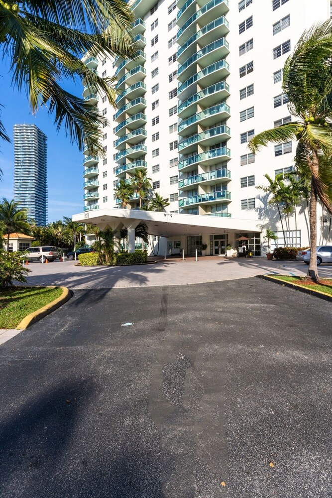 Spacious Luxury Condos Sunny Isles beach by RedAwning