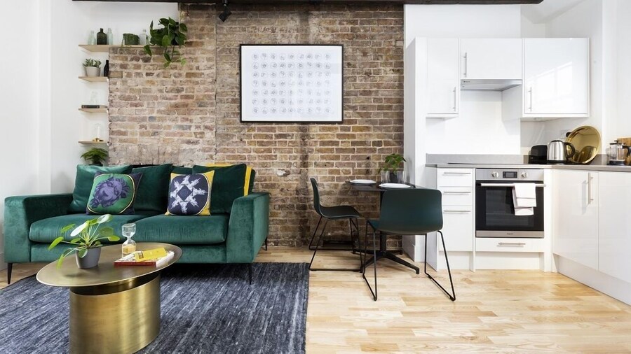 Bloomsbury Apartments by Flying Butler
