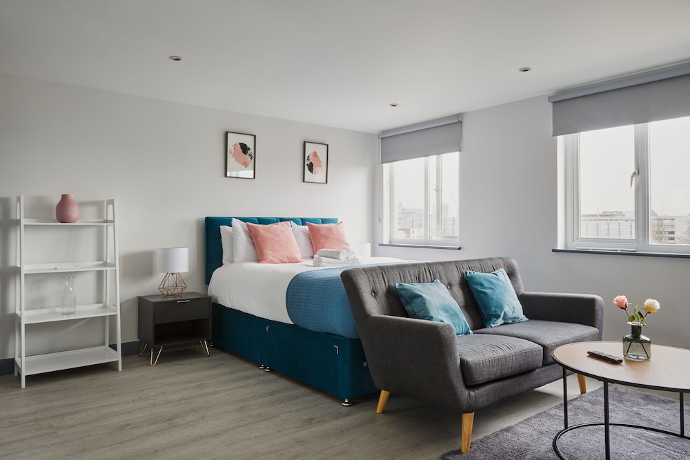 Reading Central Serviced Apartment.