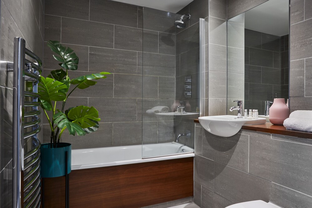 Reading Central Serviced Apartment.