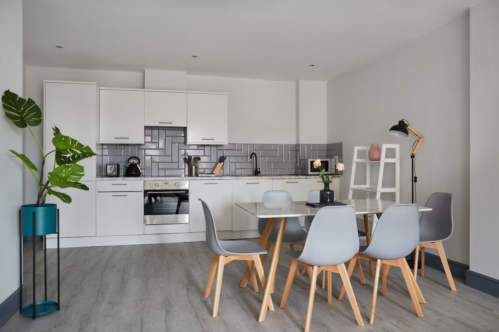 Reading Central Serviced Apartment.