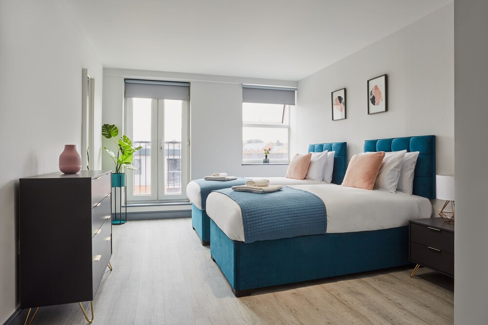 Reading Central Serviced Apartment.