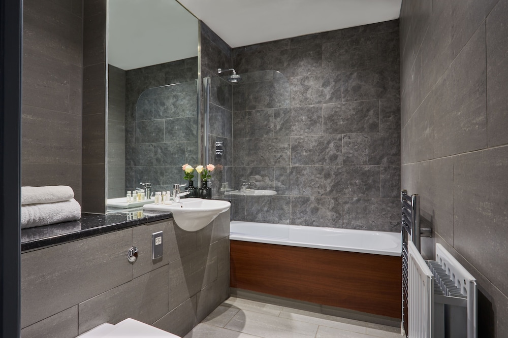 Reading Central Serviced Apartment.