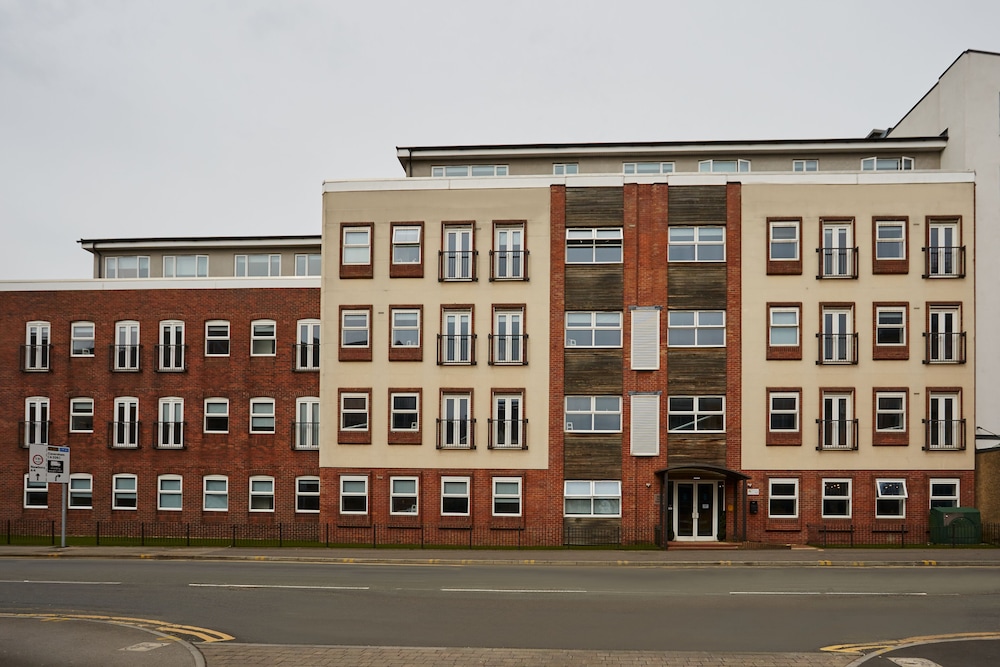 Reading Central Serviced Apartment.