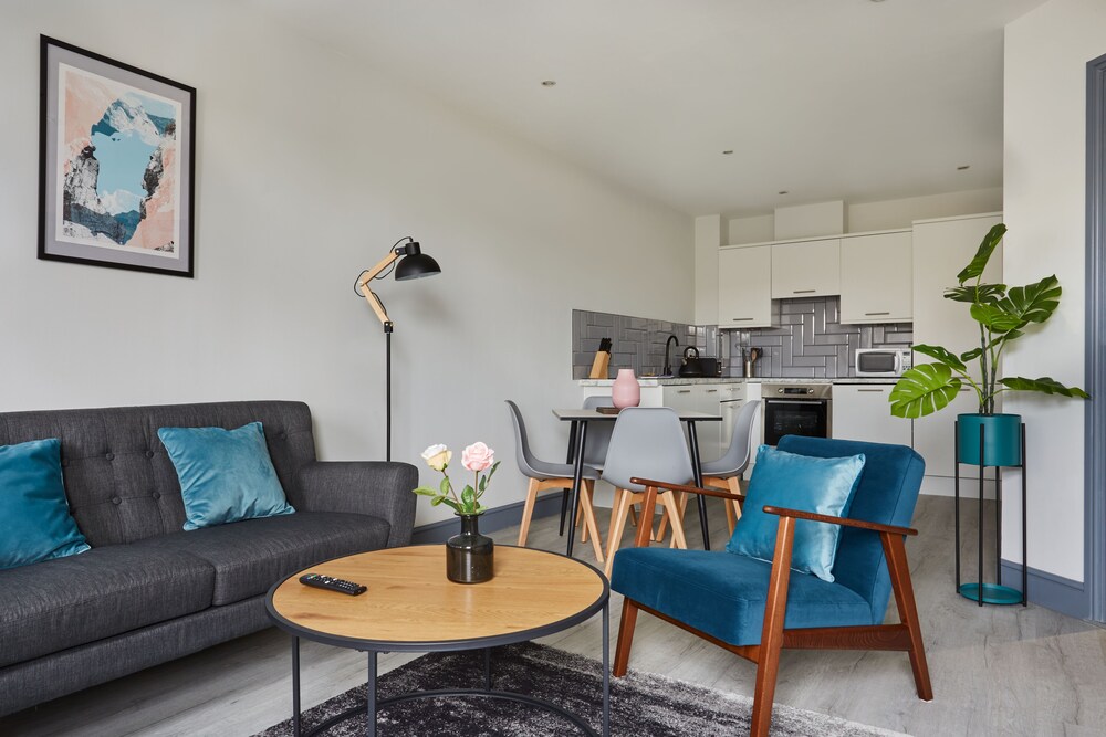 Reading Central Serviced Apartment.